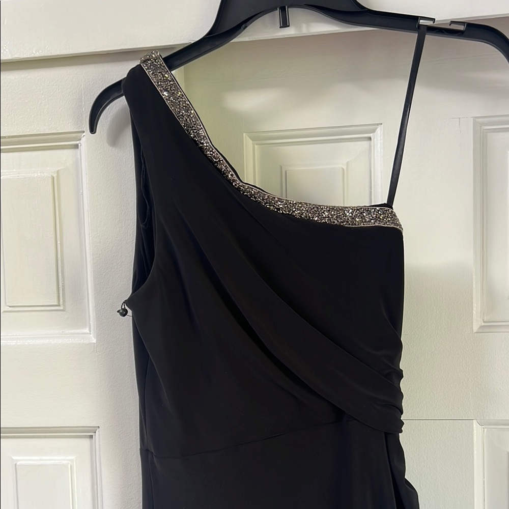 Elegant Black One-Shoulder Dress